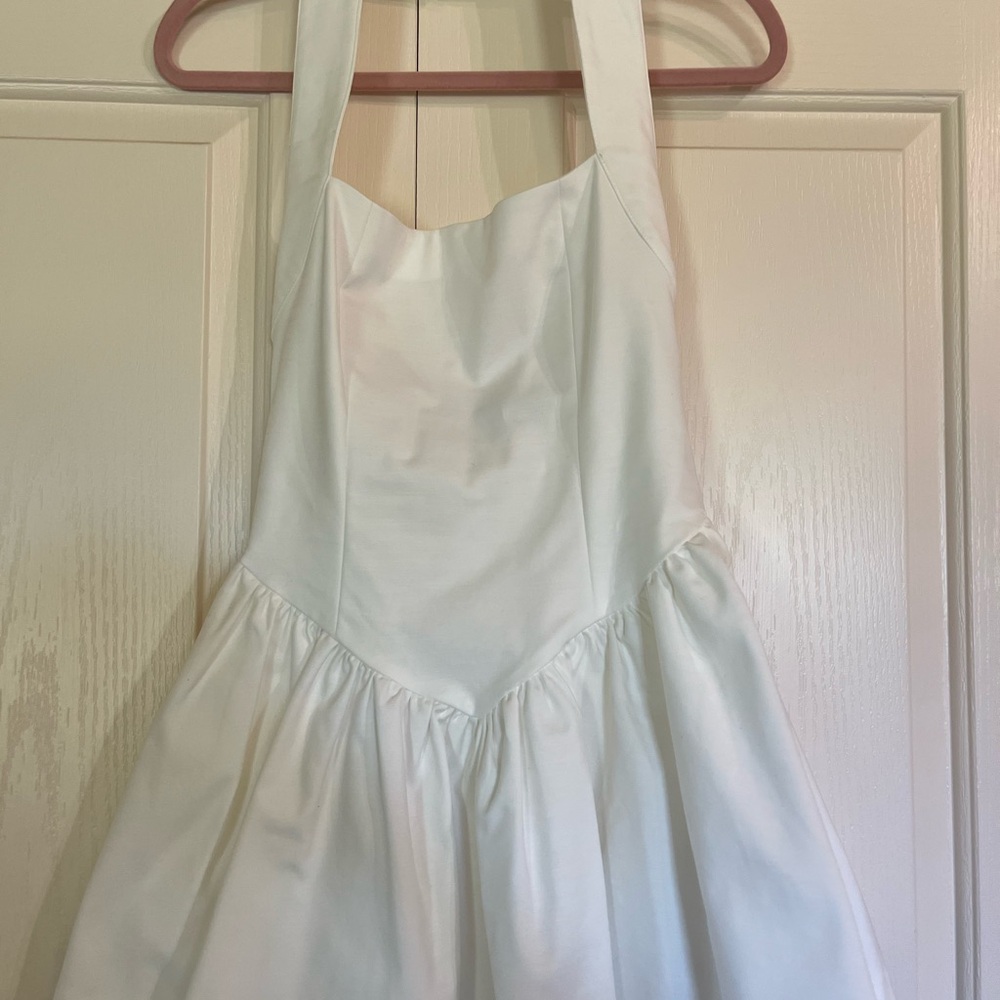 Chic White Halter Mini Dress size Small